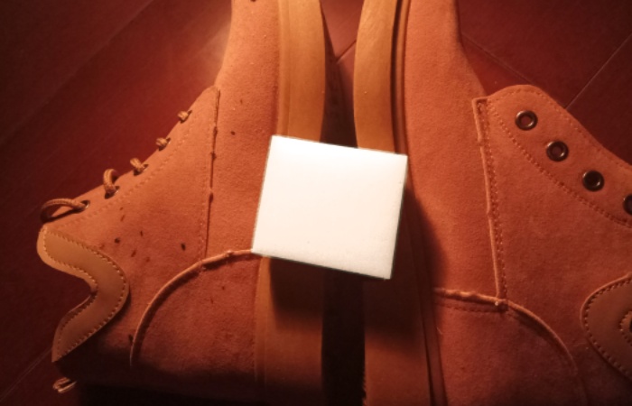 纳米海绵清洁鞋子