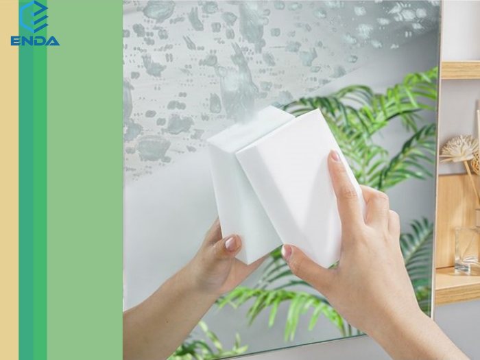 魔术海绵清洁镜子